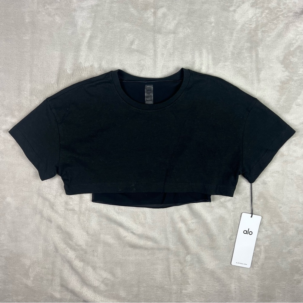 Alo Women’s Made You Look Short Sleeve Cropped Tee Shirt Small Black